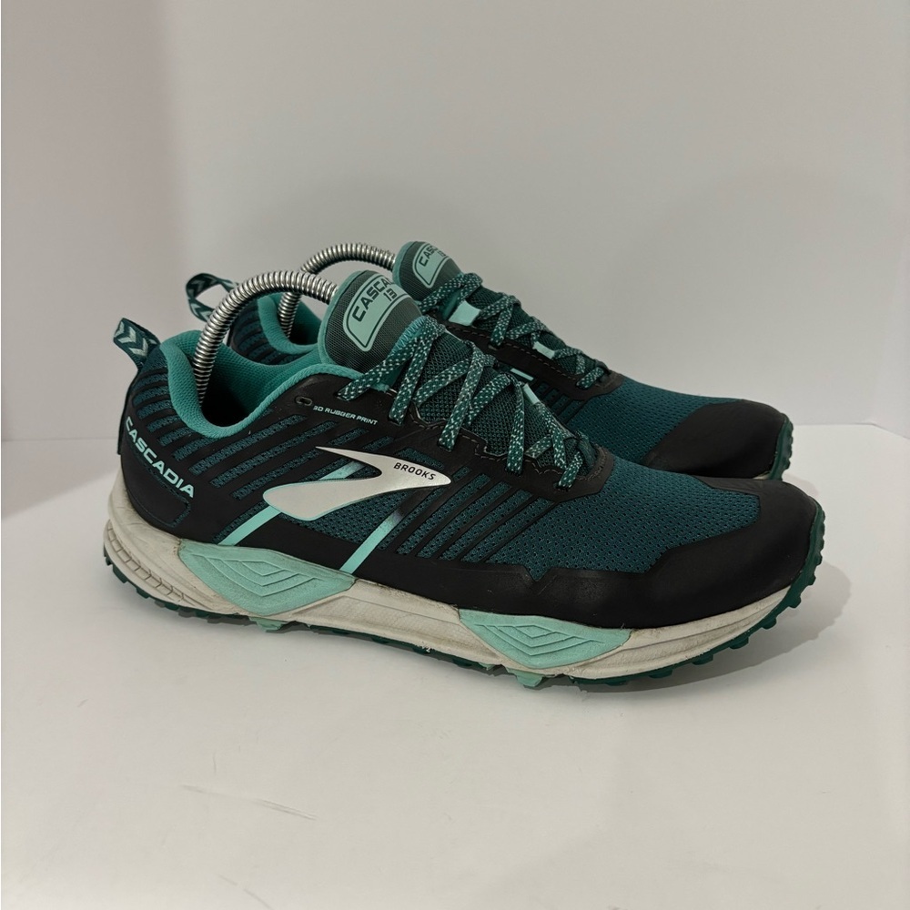 Brooks‎ Cascadia Teal, Mint & Black Trail Shoes size 10.5